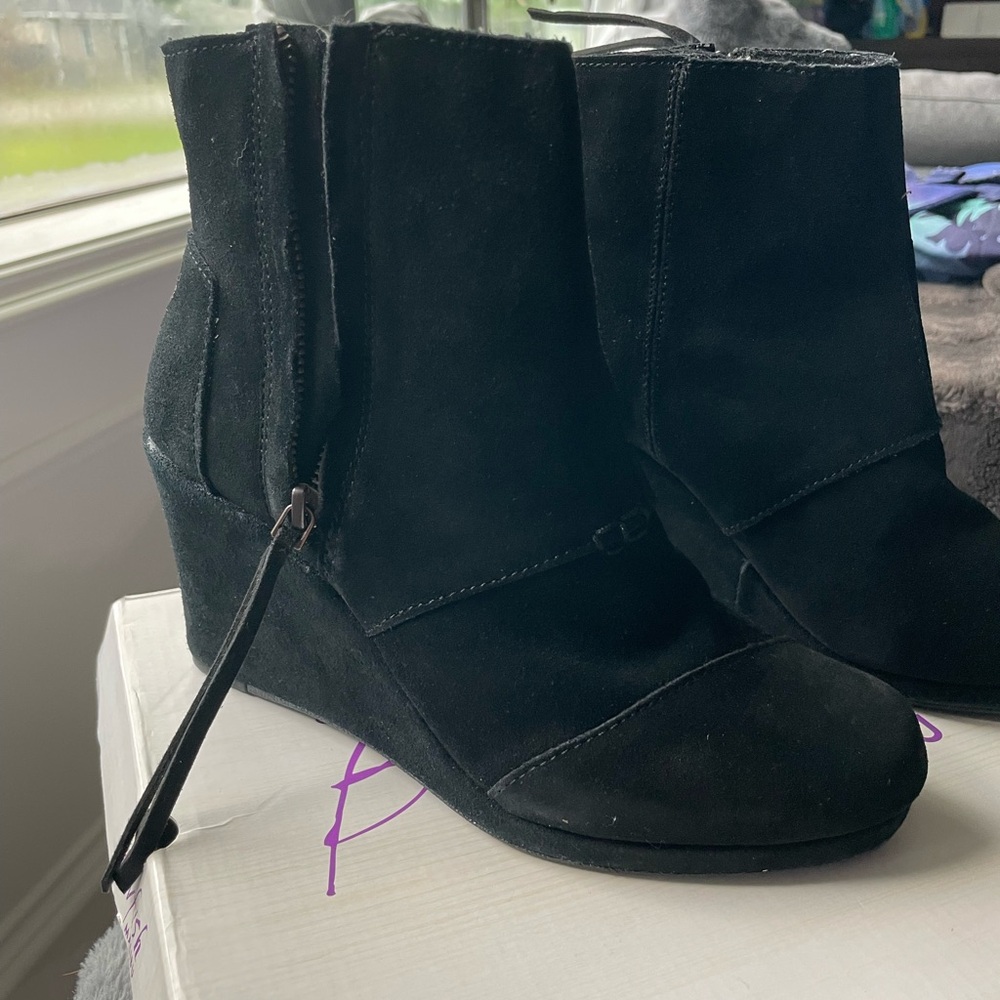 Toms Black Suede Wedge Boots